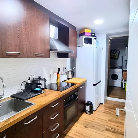 Exclusive Guest Experience In Cozy & Modern - No Other Guests Homestay