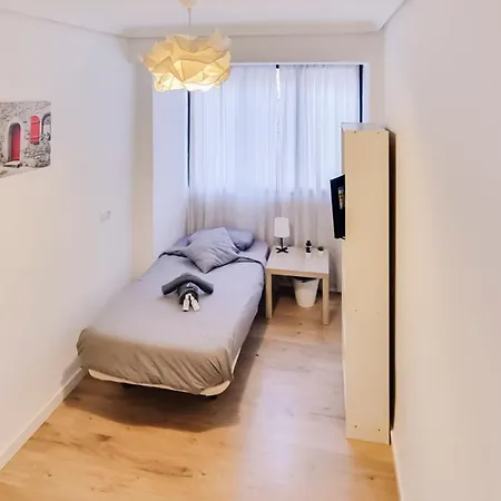 Exclusive Guest Experience In Cozy & Modern - No Other Guests Valencia